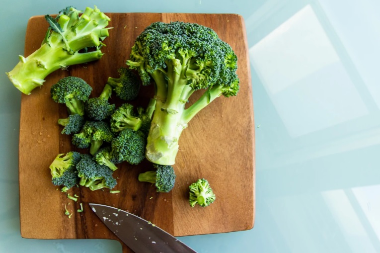 Broccoli is another source of vitamin C. It also contains potent antioxidants, like sulforaphane. For these reasons, it's an honest choice of vegetable to eat regularly to support the immunity system and health. | wellnisa